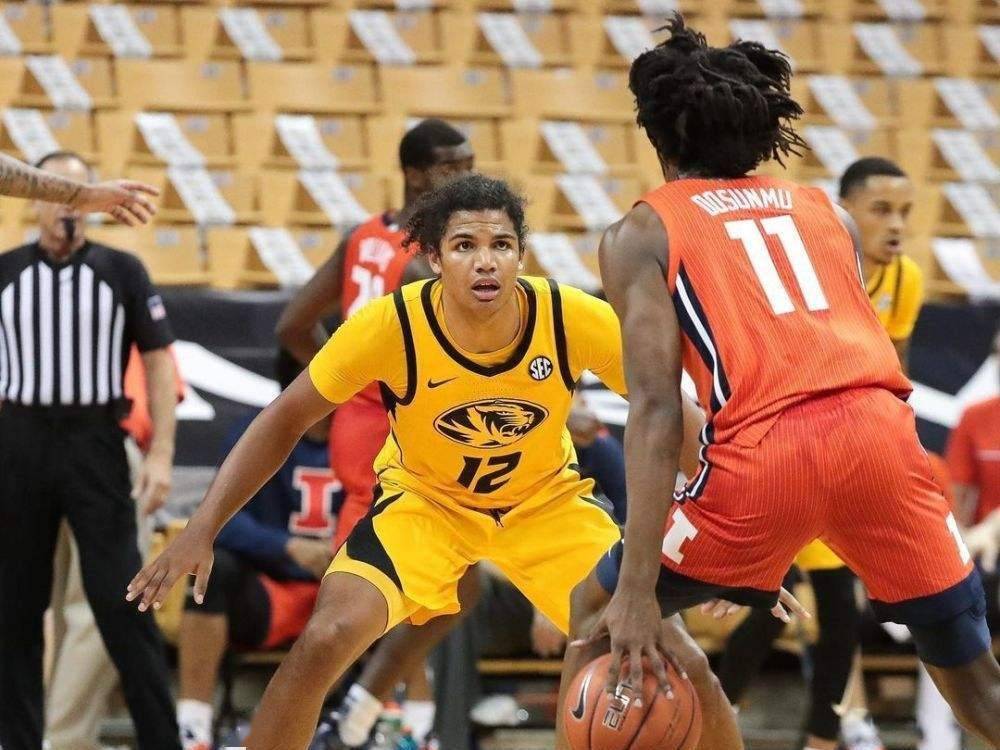 爱游戏平台 -转折点！俄克拉荷马雷霆完成体检，欧冠赛前攻防权衡，更衣室稳定，球探报告显示潜力的简单介绍