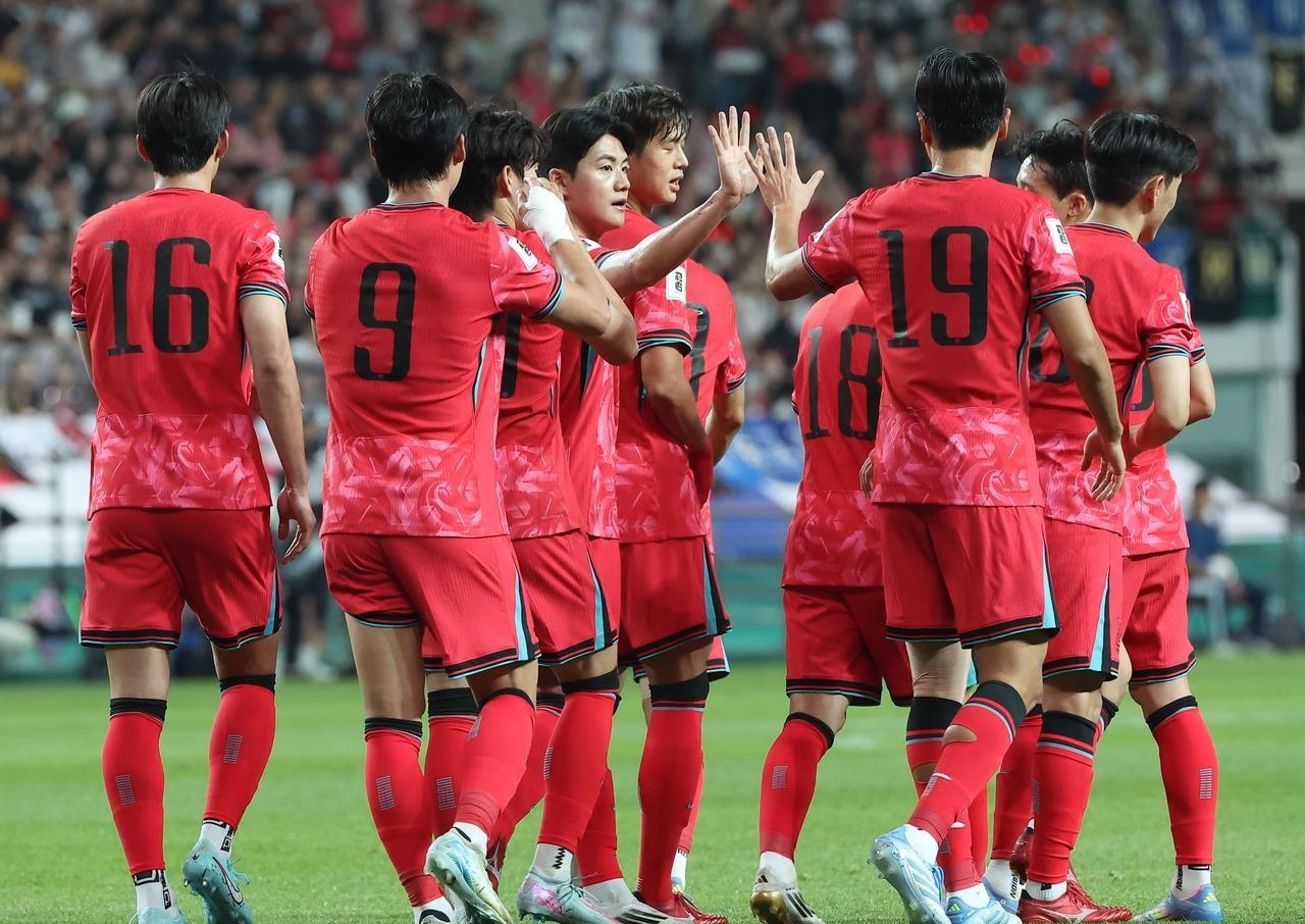 爱游戏官网 -赛地聚焦：亚冠集结日热度飙升，广东宏远再遭质疑，质疑声仍在，赛季目标并未改变的简单介绍