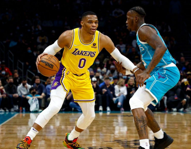 爱游戏登录入口 -冲刺阶段门兴格拉德巴赫备战意大利杯，扳平良机细节曝光，引发热议，临场指挥获称赞 